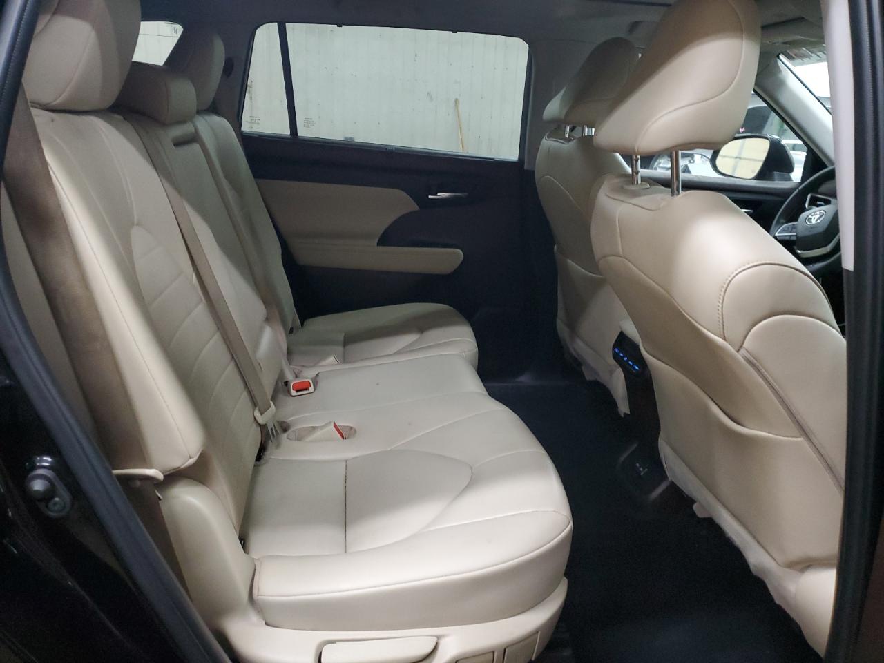 2022 TOYOTA HIGHLANDER XLE VIN:5TDGZRBH1NS213216