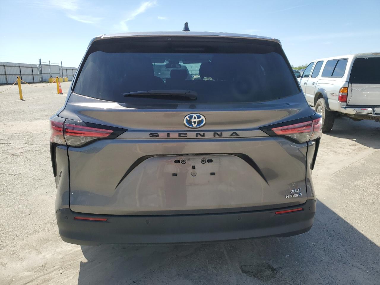 2022 TOYOTA SIENNA XLE VIN:5TDYRKEC3NS125652