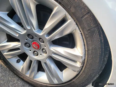 2016 Jaguar XF VIN: