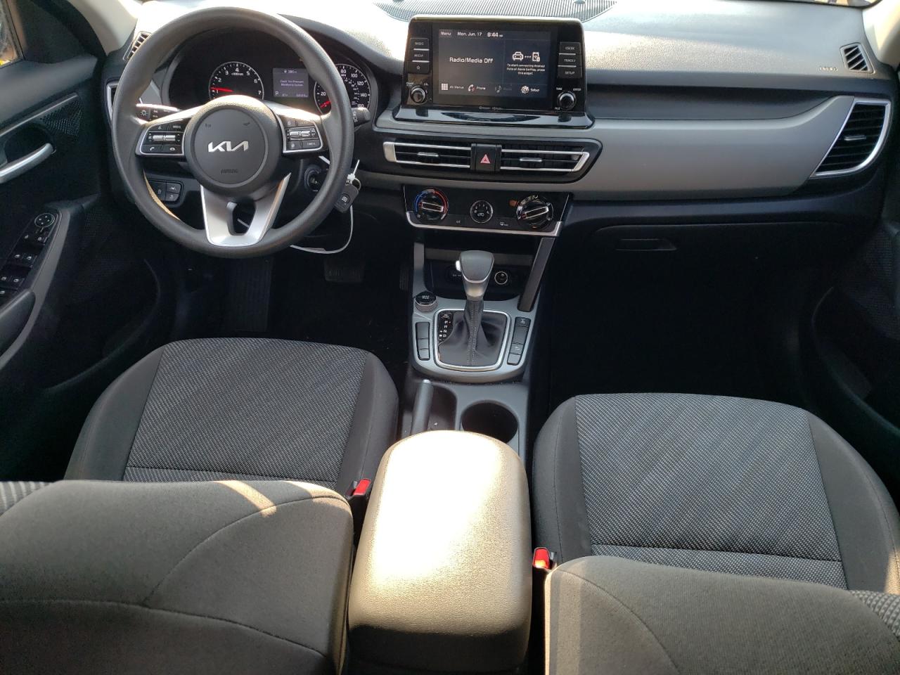 2022 KIA SELTOS LX VIN:KNDEPCAA4N7235185