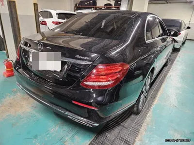 2018 Mercedes-Benz E 400 VIN: