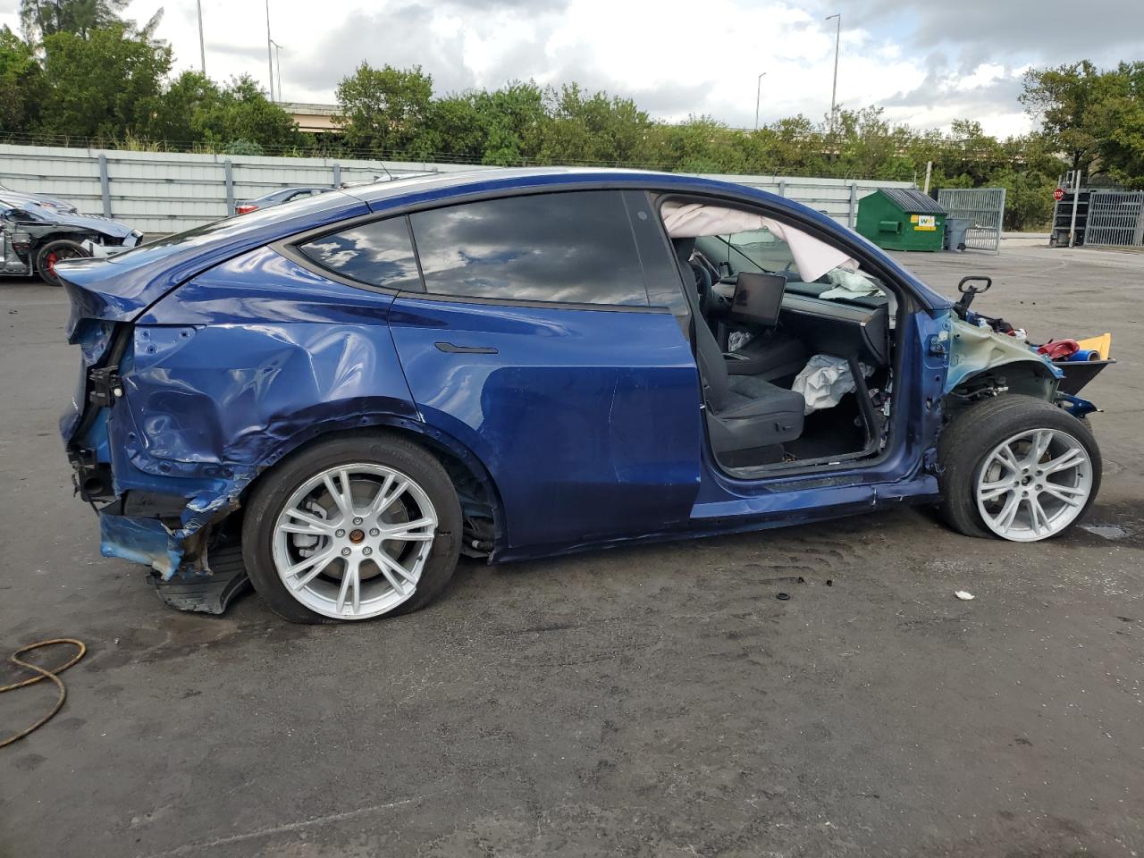 2023 TESLA MODEL Y  VIN:7SAYGDEE6PF707676