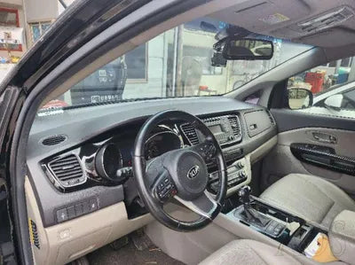 2015 Kia Carnival VIN: