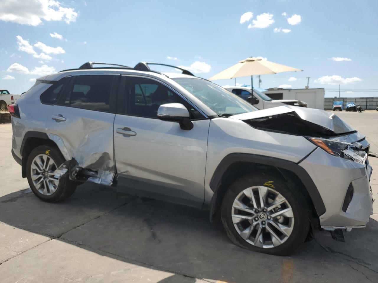 2024 TOYOTA RAV4 XLE PREMIUM VIN:2T3C1RFV0RC252133