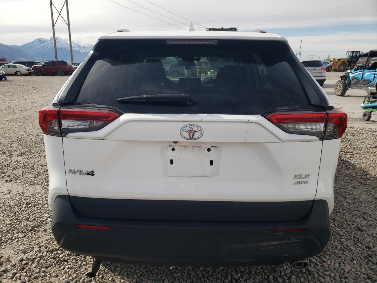 2022 TOYOTA RAV4 XLE VIN:2T3P1RFV6NC258658