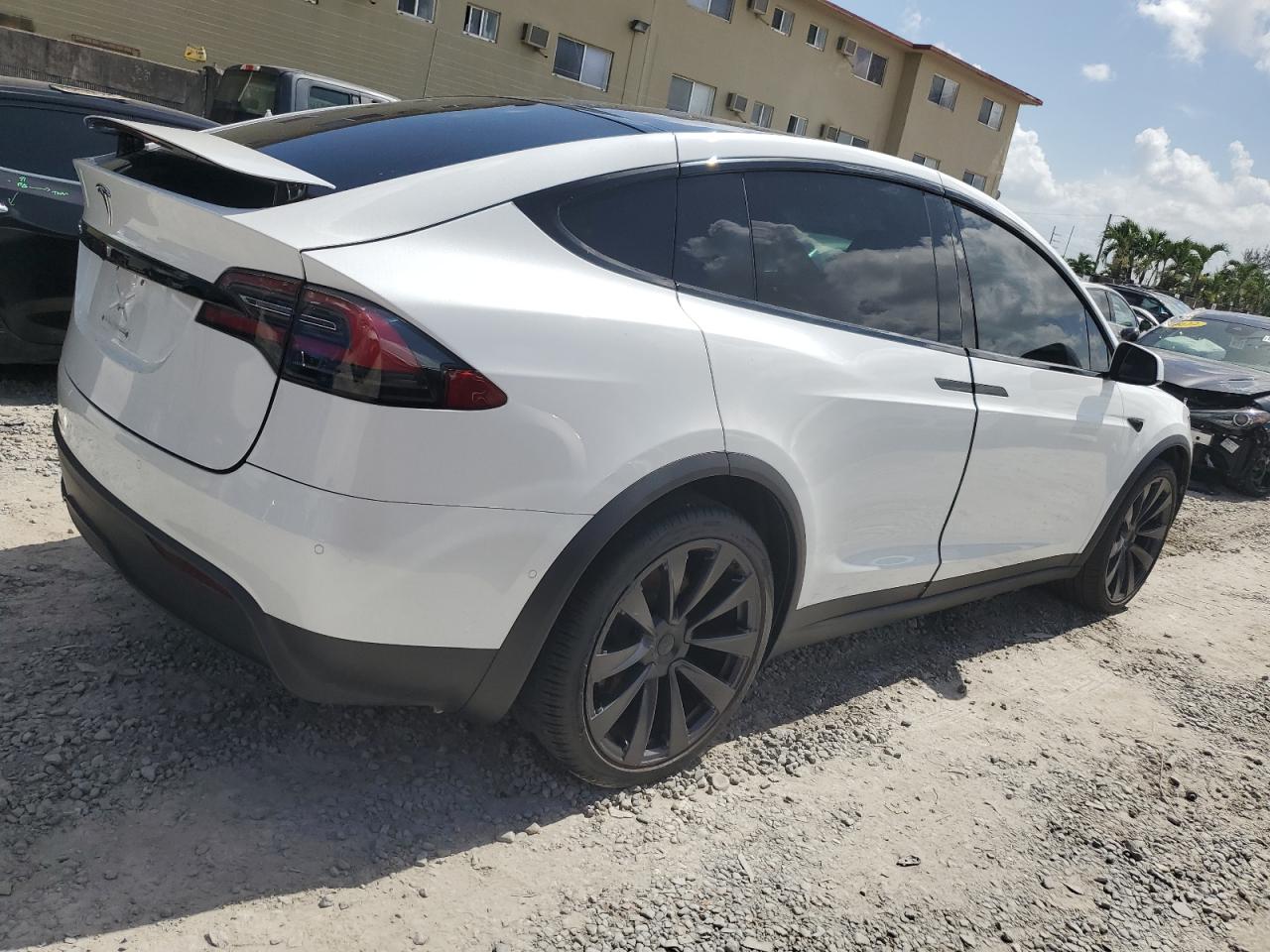 2022 TESLA MODEL X  VIN:7SAXCBE58NF328817