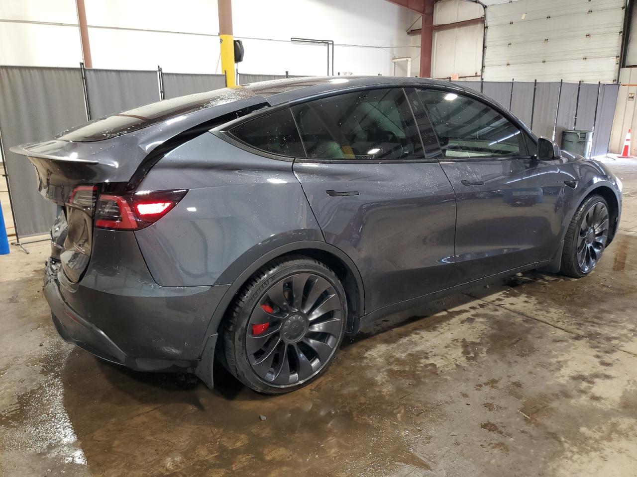 2022 TESLA MODEL Y  VIN:7SAYGDEF5NF398871