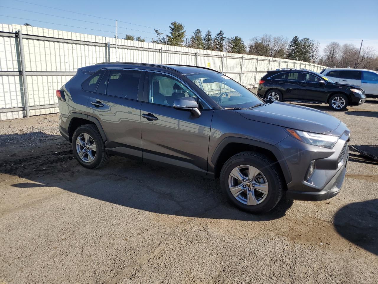 2022 TOYOTA RAV4 XLE VIN:2T3P1RFV6NC271037