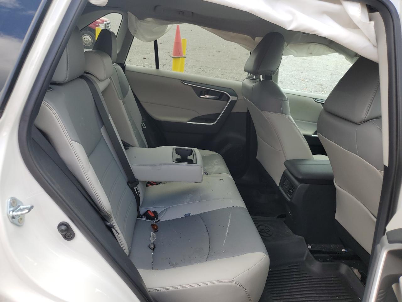 2022 TOYOTA RAV4 XLE PREMIUM VIN:2T3A1RFV2NW261979