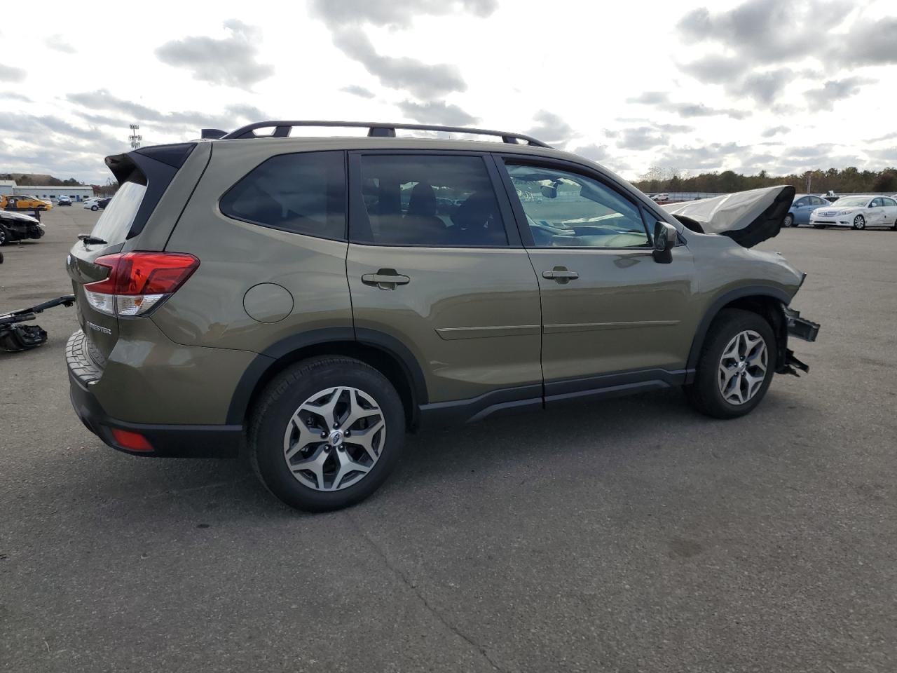 2024 SUBARU FORESTER PREMIUM VIN:JF2SKADC7RH424367