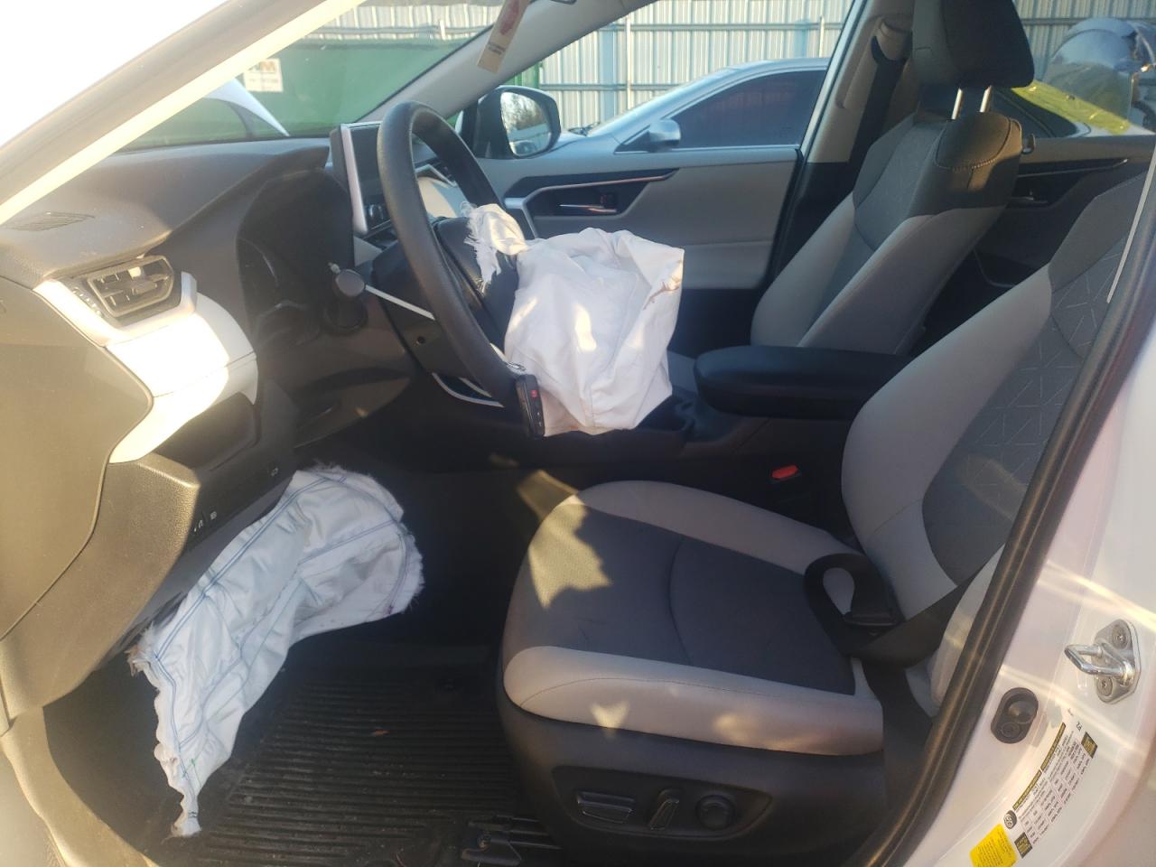 2023 TOYOTA RAV4 XLE VIN:2T3W1RFV7PC214263