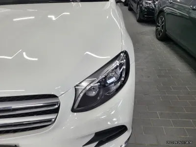 2019 Mercedes-Benz GLC 300 VIN: