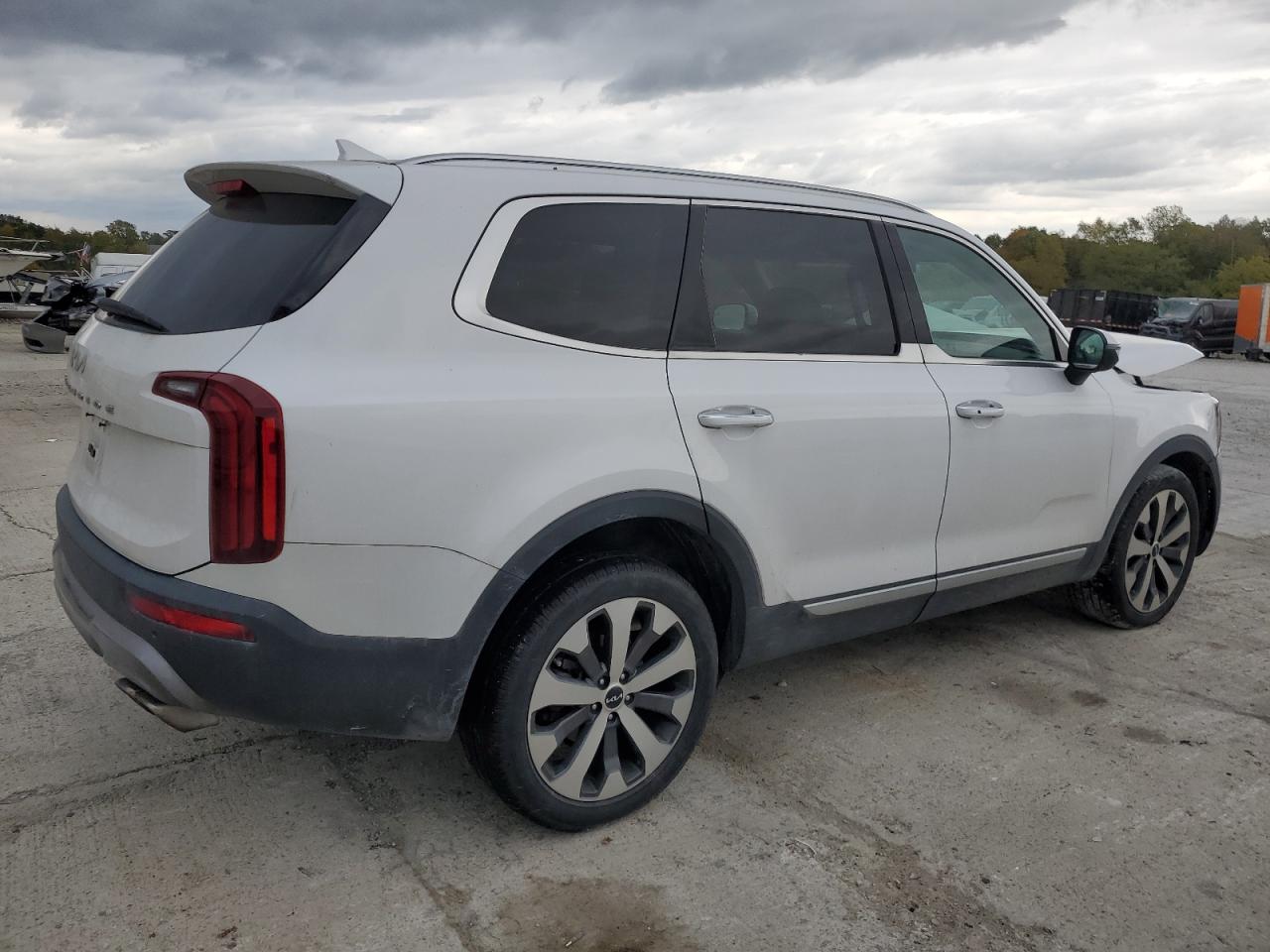 2022 KIA TELLURIDE S VIN:5XYP64HC3NG292764