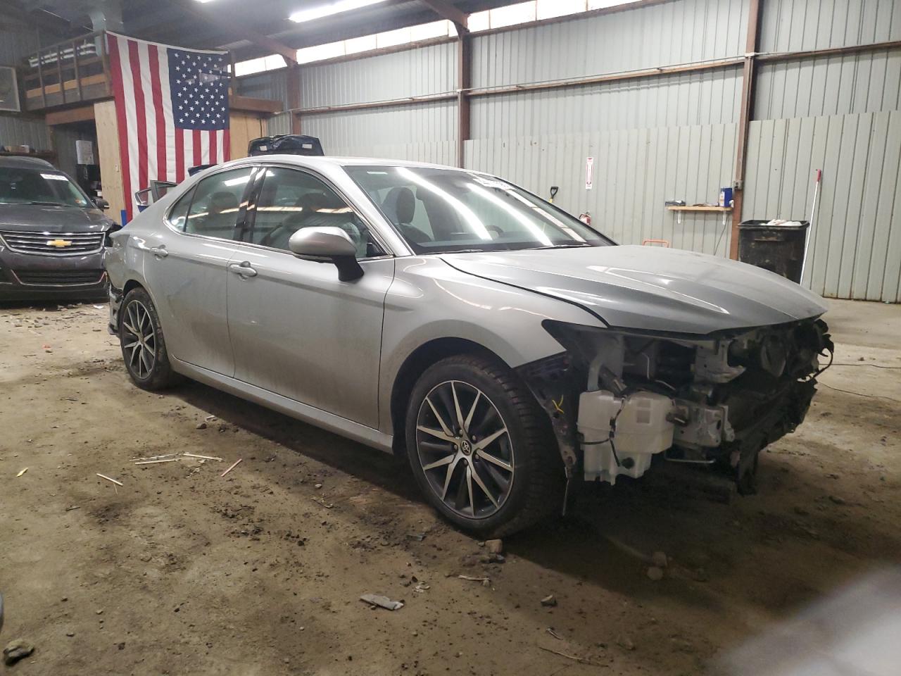 2022 TOYOTA CAMRY XLE VIN:4T1F31AK2NU041183