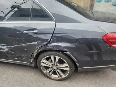 2015 Mercedes-Benz E 300 VIN: