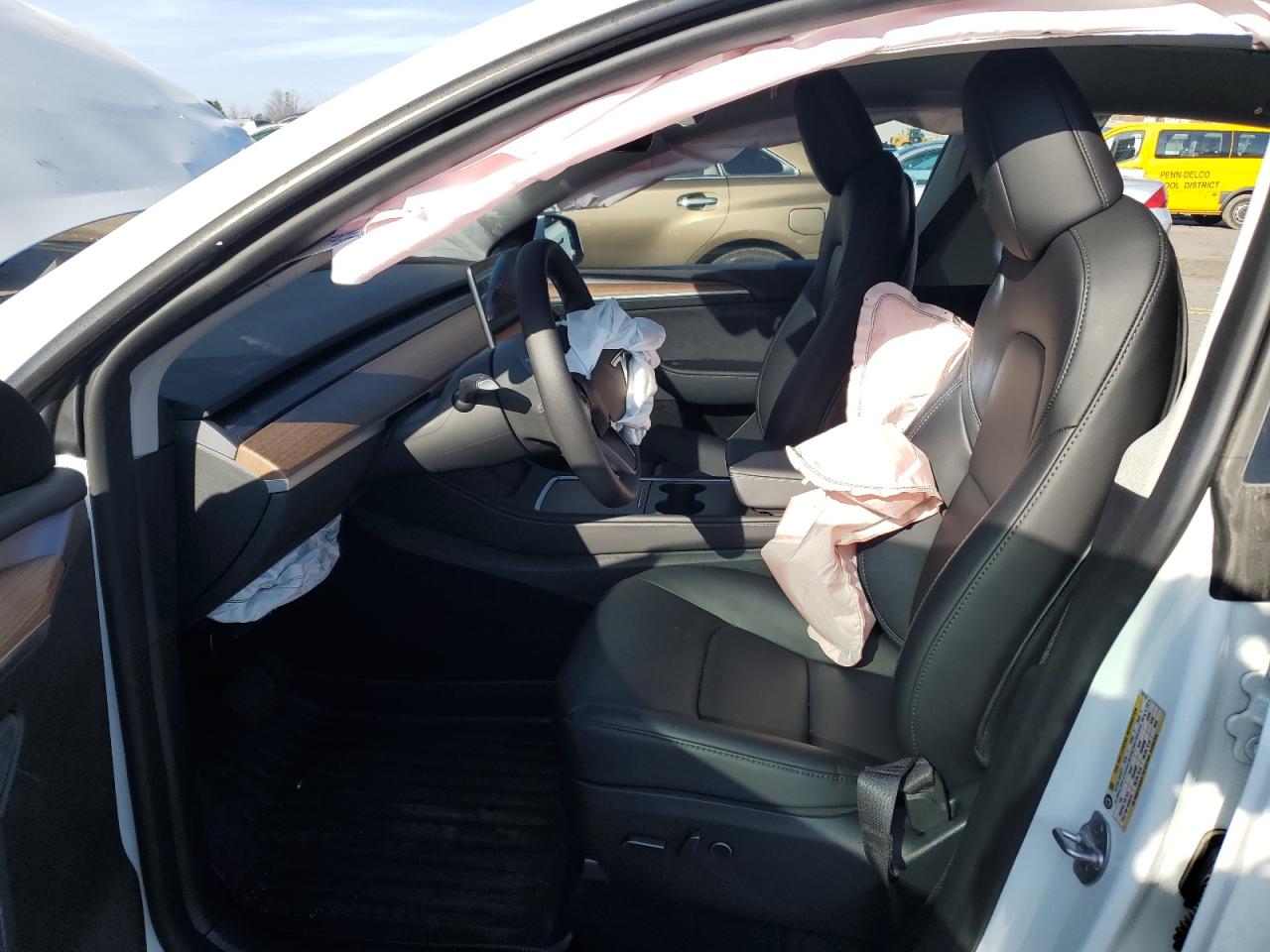 2024 TESLA MODEL Y  VIN:7SAYGAEE8RF037176