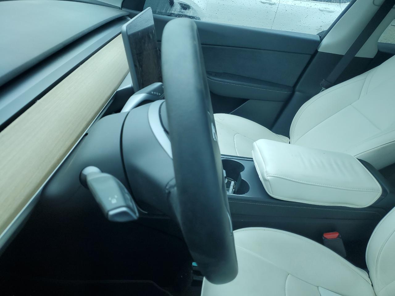 2022 TESLA MODEL Y  VIN:7SAYGDEE8NA001593