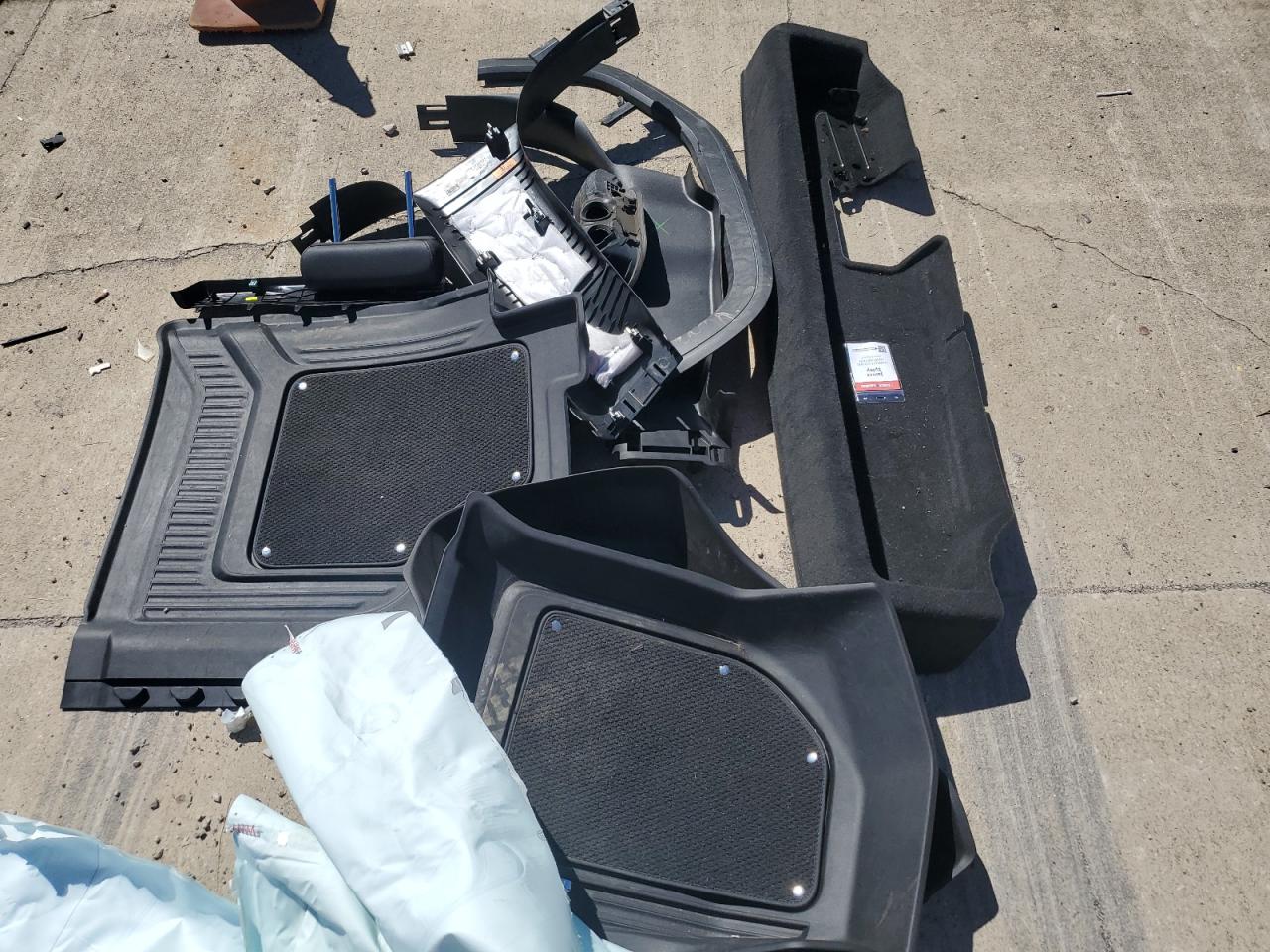 2022 GMC SIERRA K1500 AT4 VIN:3GTUUEET7NG642160