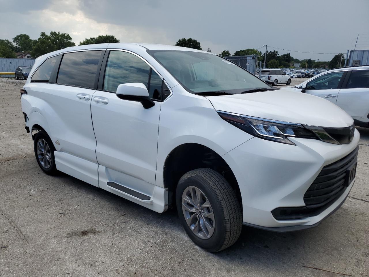 2022 TOYOTA SIENNA LE VIN:5TDKSKFC4NS072338