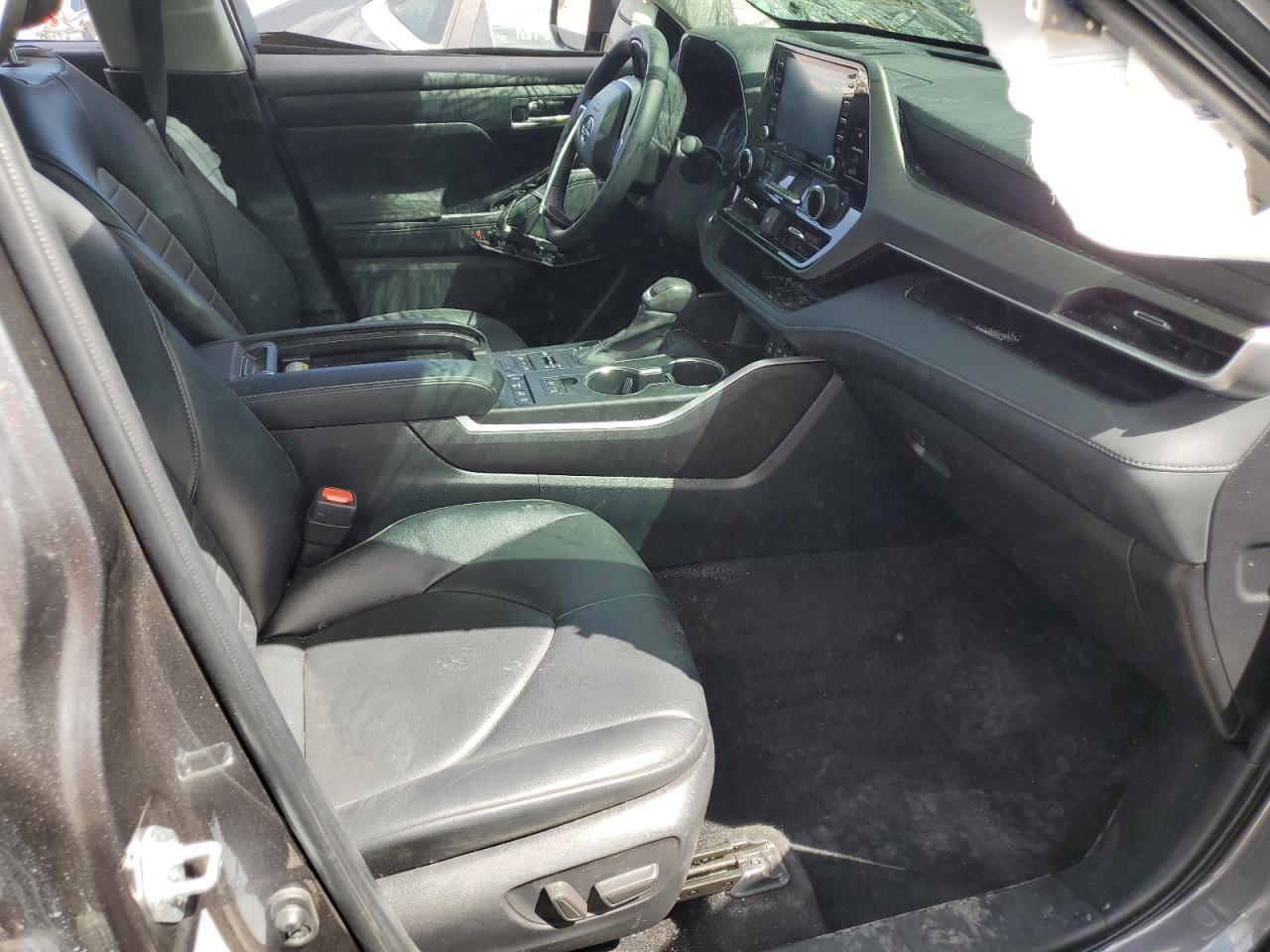 2022 TOYOTA HIGHLANDER XLE VIN:5TDHZRBH9NS229958