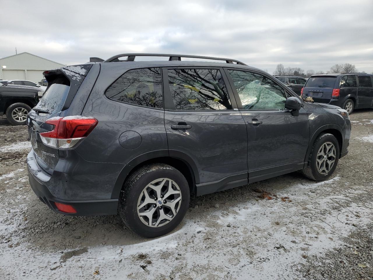 2024 SUBARU FORESTER PREMIUM VIN:JF2SKADC4RH494585