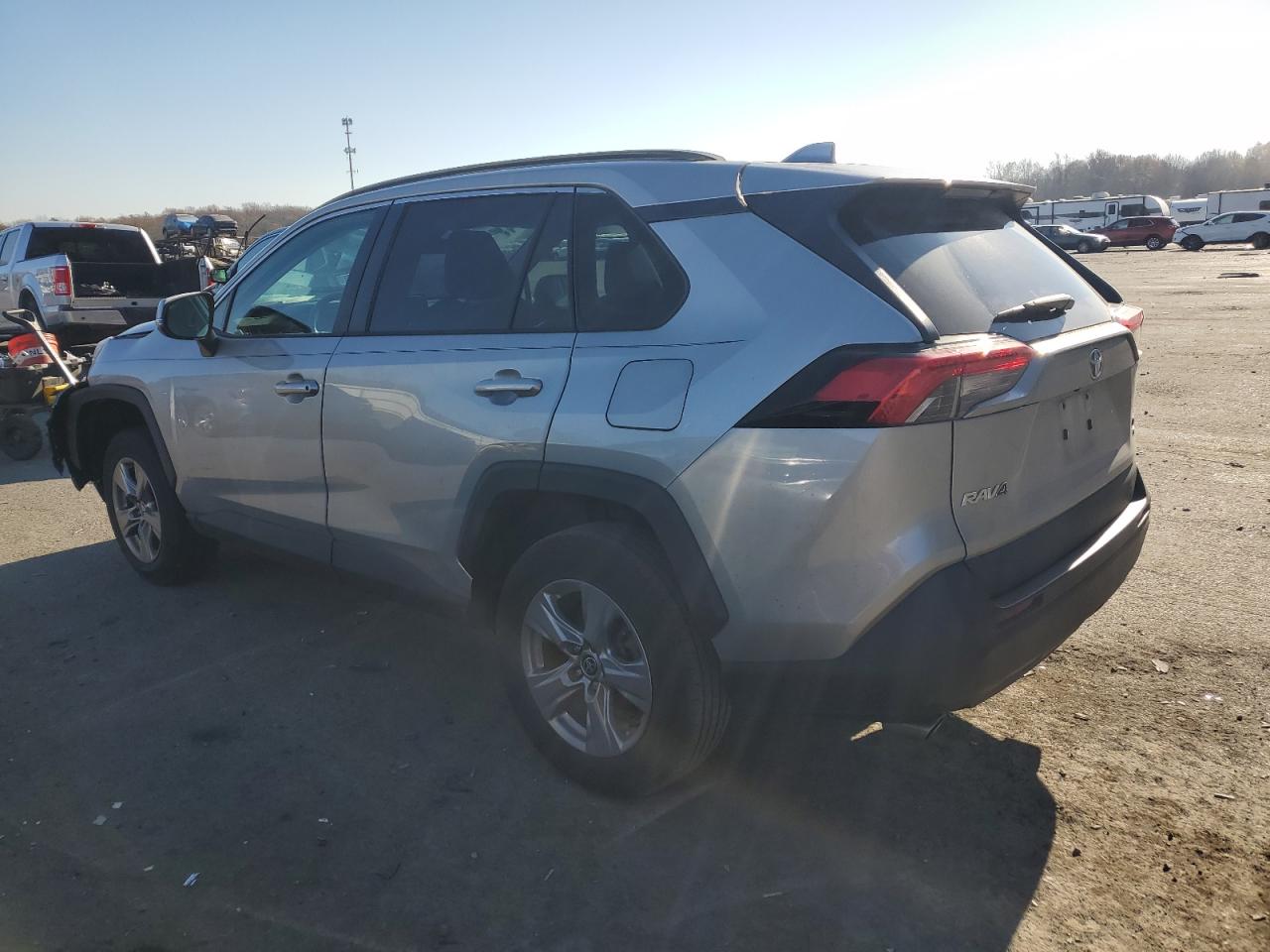 2022 TOYOTA RAV4 XLE VIN:2T3P1RFV2NW275200