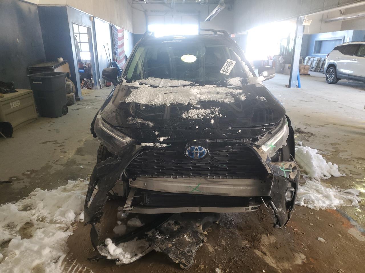 2022 TOYOTA RAV4 XLE PREMIUM VIN:JTMB6RFV8ND060641