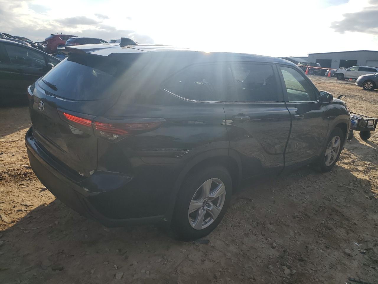 2024 TOYOTA HIGHLANDER LE VIN:5TDKDRAH7RS540655