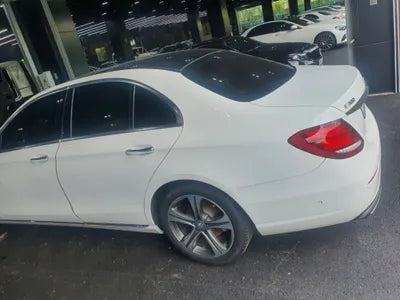 2016 Mercedes-Benz E 300 VIN: