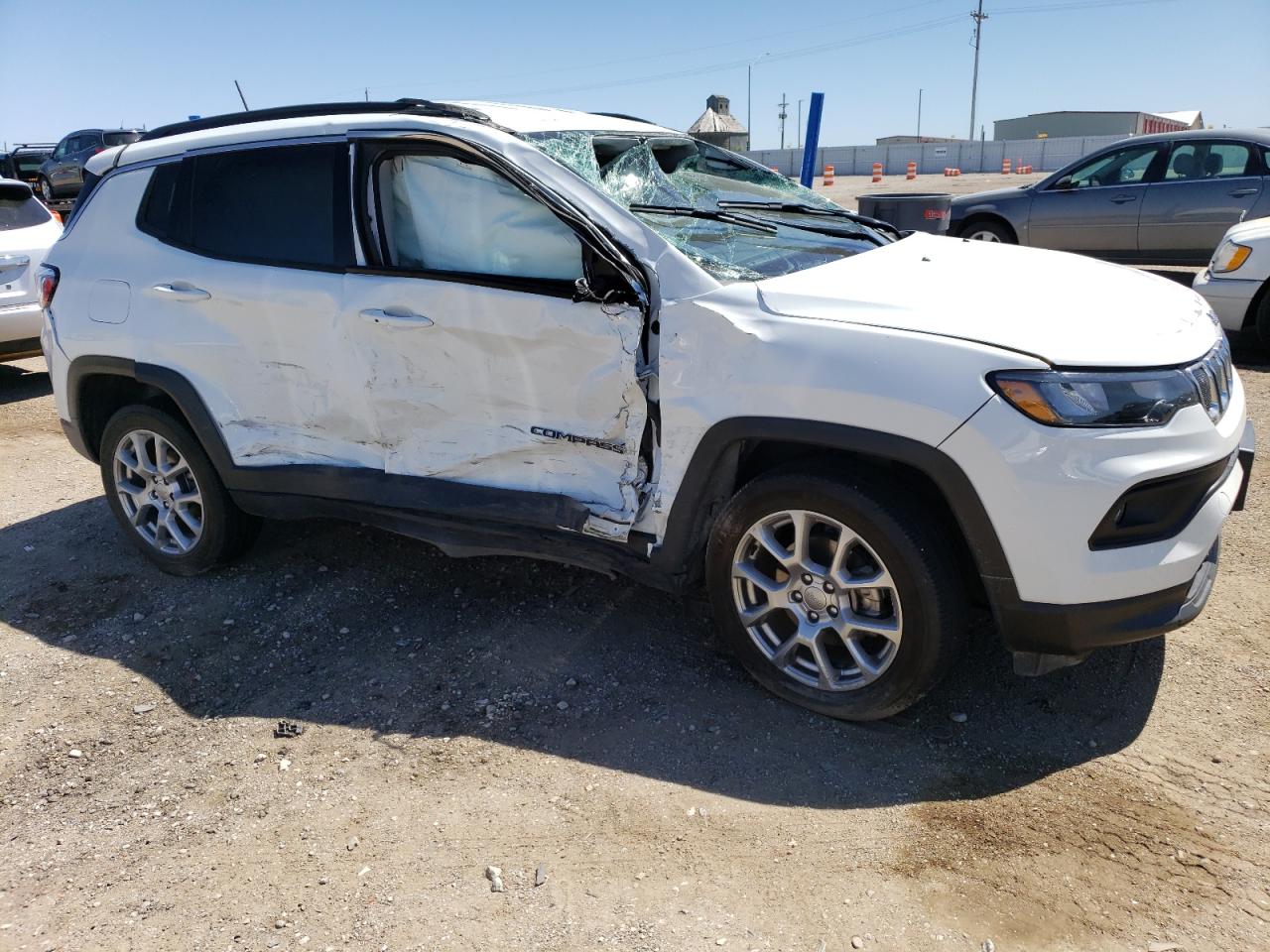 2022 JEEP COMPASS LATITUDE LUX VIN:3C4NJDFB4NT186638