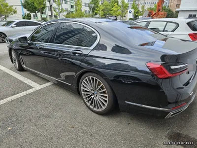 2022 BMW 740 VIN: