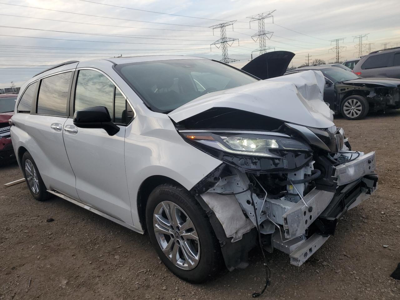 2022 TOYOTA SIENNA XSE VIN:5TDDSKFC4NS066130