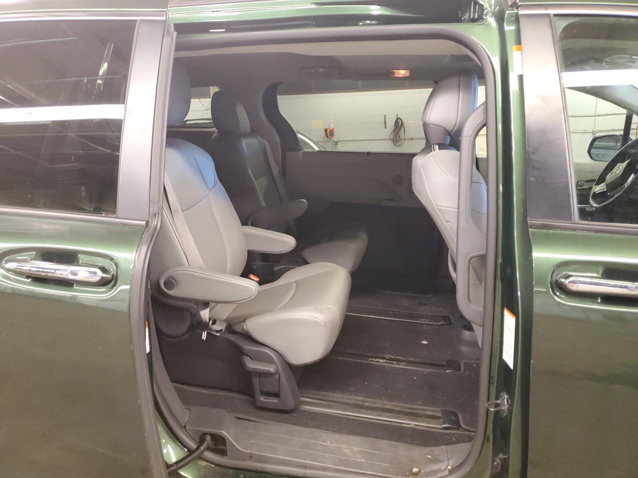2022 TOYOTA SIENNA XLE VIN:5TDJSKFC4NS049251