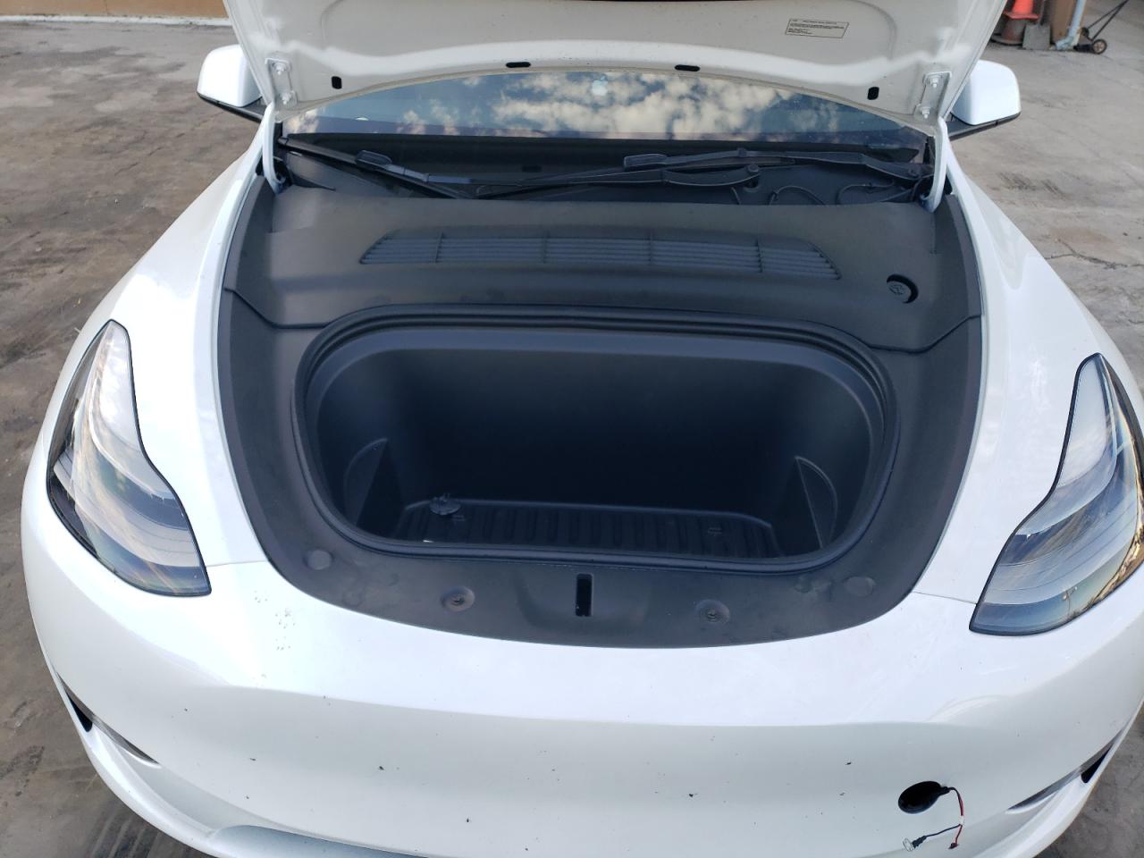 2023 TESLA MODEL Y  VIN:7SAYGDEF9PF624087
