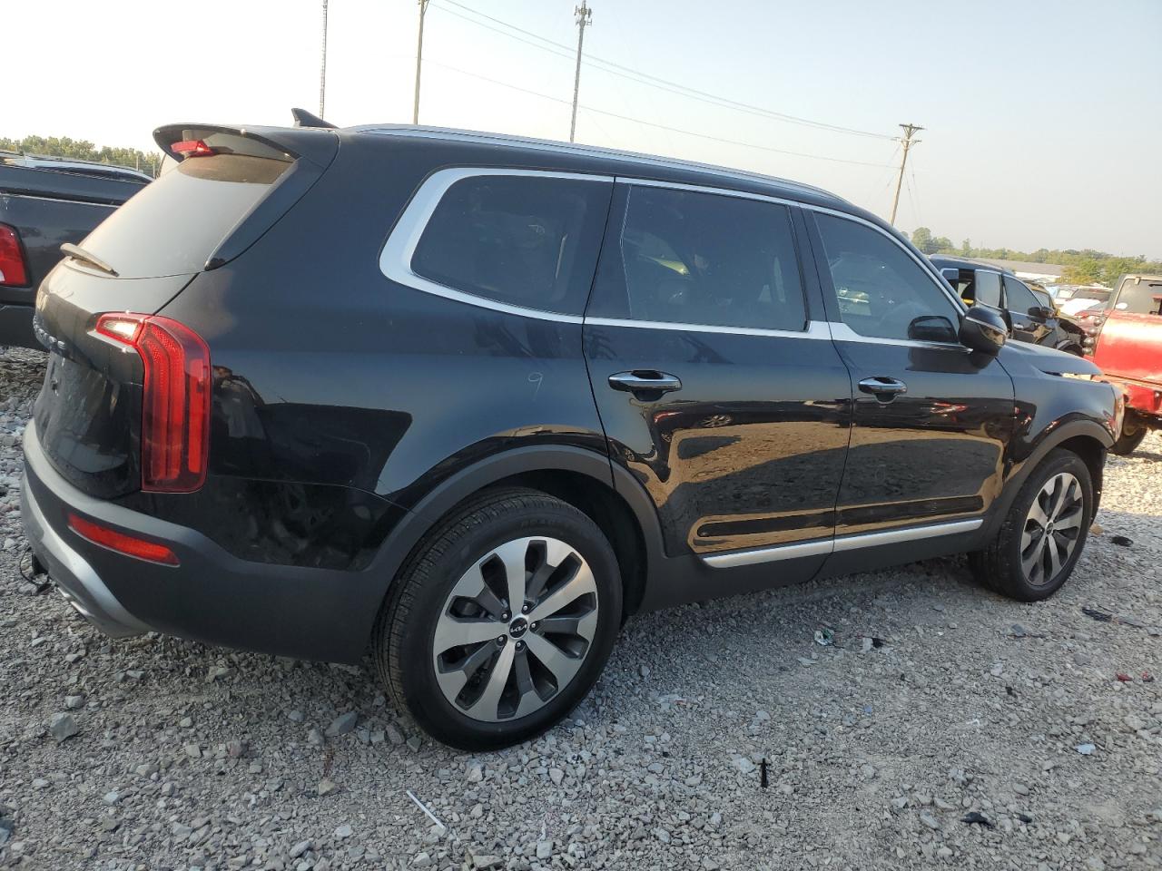 2022 KIA TELLURIDE S VIN:5XYP64HC3NG262079