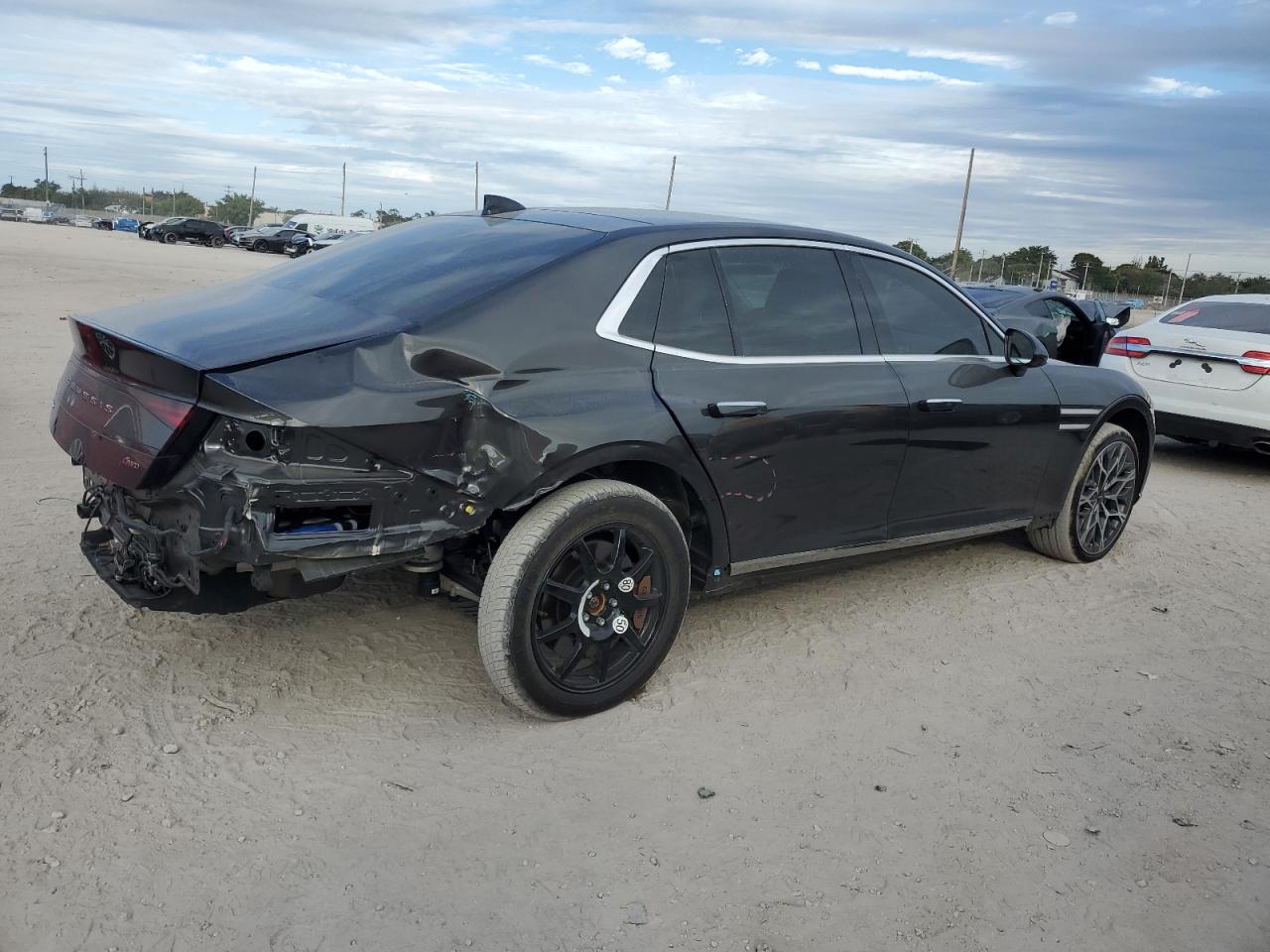 2023 GENESIS G90  VIN:KMTFC4SD8PU029226