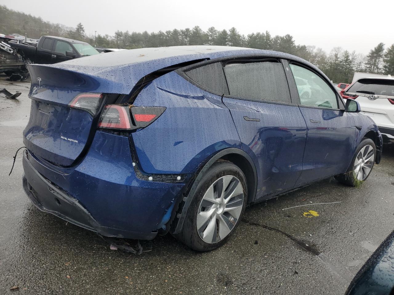 2022 TESLA MODEL Y  VIN:7SAYGDEE6NF338136