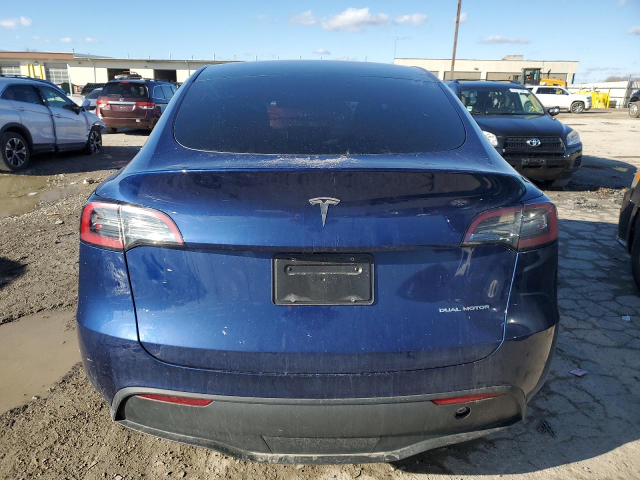 2024 TESLA MODEL Y  VIN:7SAYGDEE5RA274867