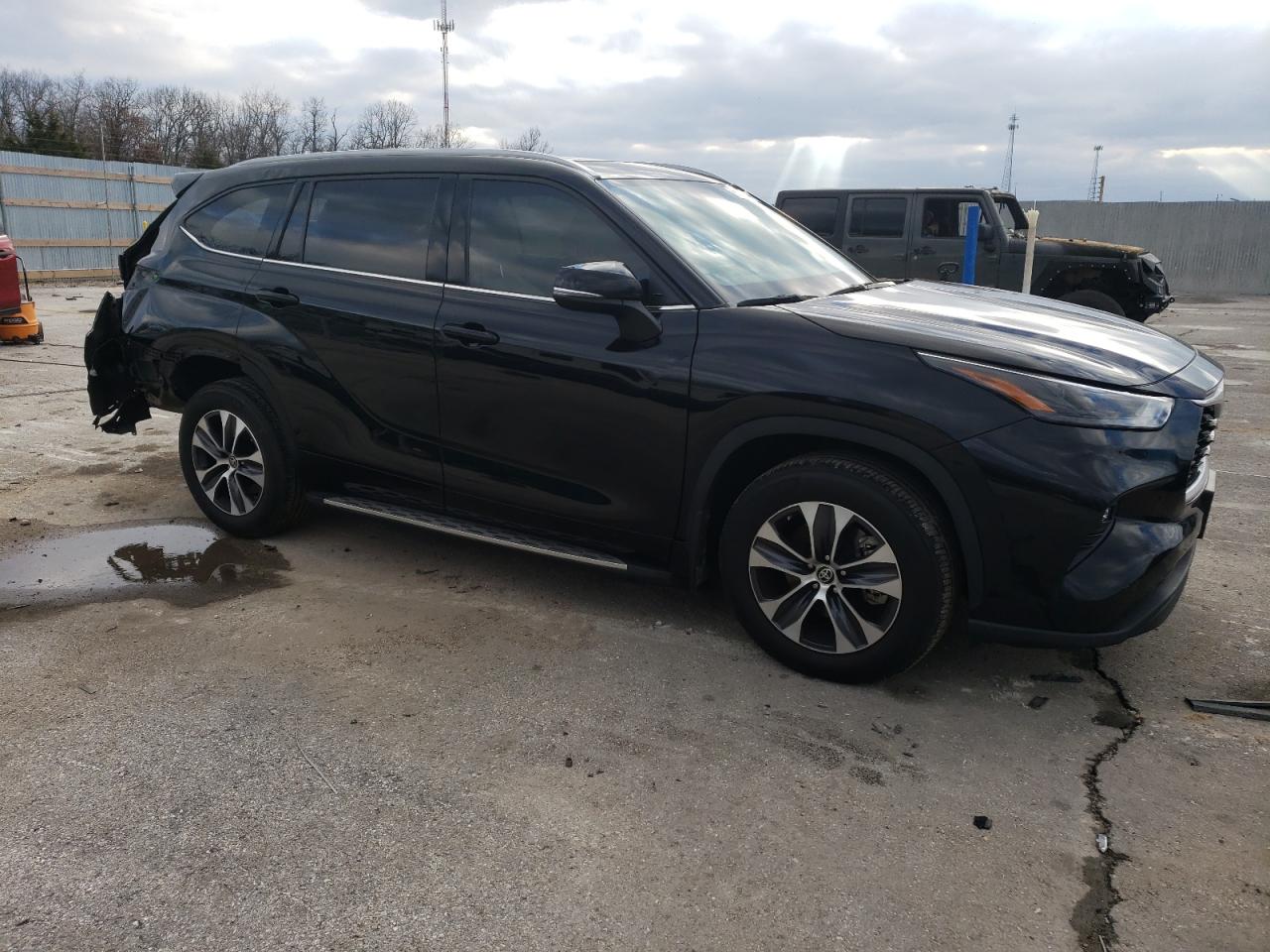 2022 TOYOTA HIGHLANDER XLE VIN:5TDGZRAH7NS558445