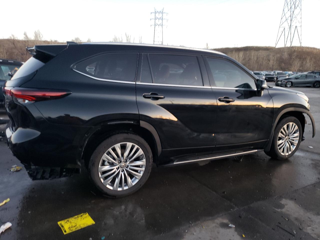 2024 TOYOTA HIGHLANDER LE VIN:5TDKDRBH9RS555060