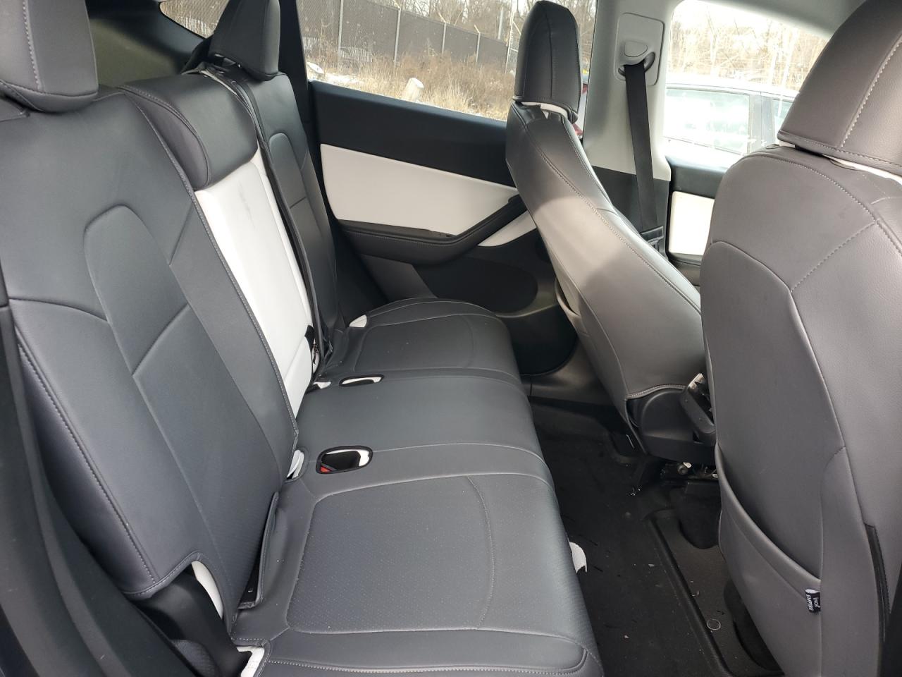 2022 TESLA MODEL Y  VIN:7SAYGDEF6NF377267