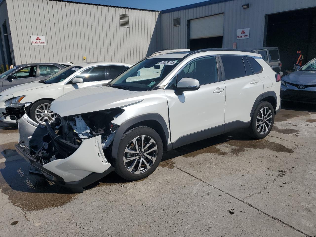 2022 TOYOTA COROLLA CROSS XLE VIN:7MUDAAAG3NV001508