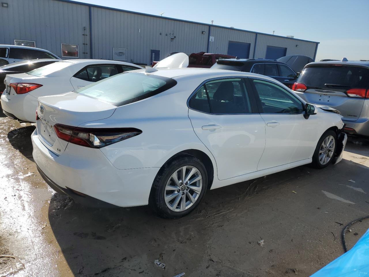 2022 TOYOTA CAMRY LE VIN:4T1C11AK7NU010715