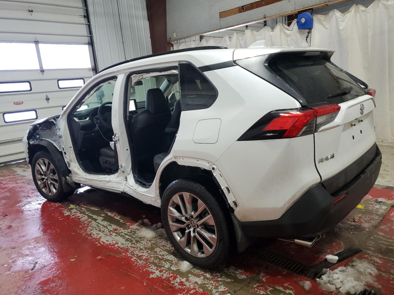2023 TOYOTA RAV4 XLE PREMIUM VIN:JTMA1RFV7PJ041853