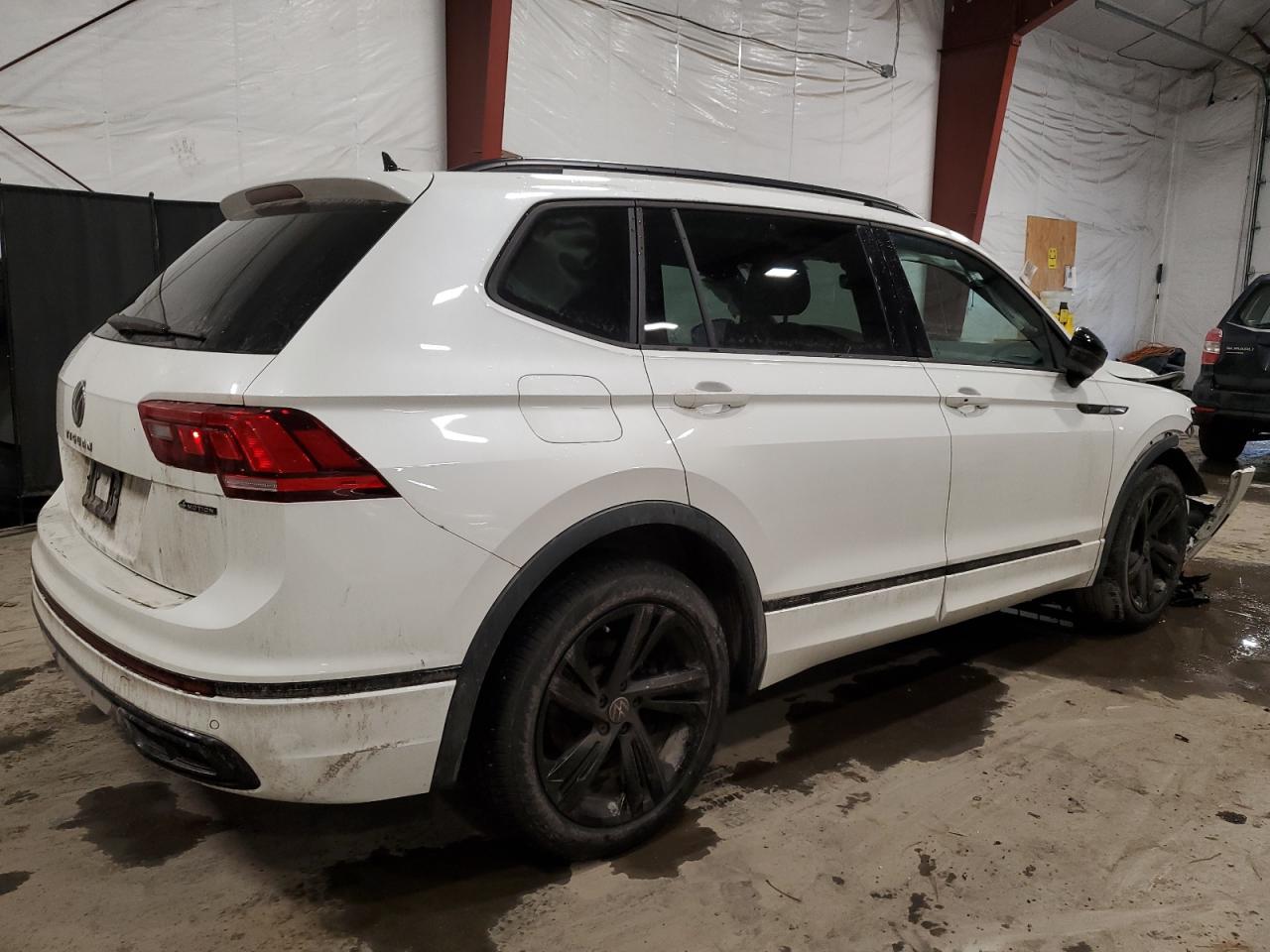 2023 VOLKSWAGEN TIGUAN SE R-LINE BLACK VIN:3VV8B7AX4PM135217