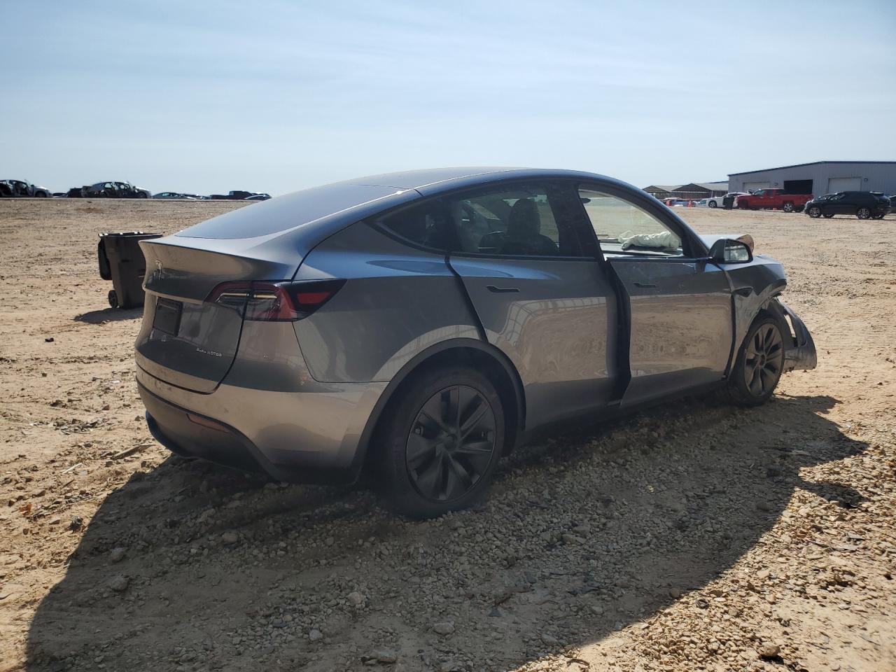 2024 TESLA MODEL Y  VIN:7SAYGAEE2RF194766