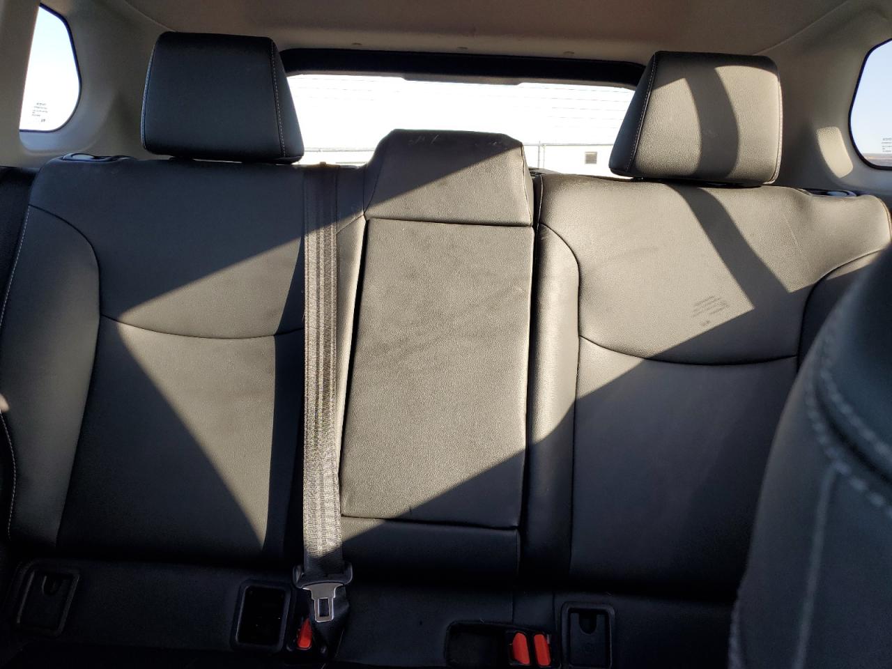 2022 TOYOTA COROLLA CROSS XLE VIN:7MUDAABG4NV039585