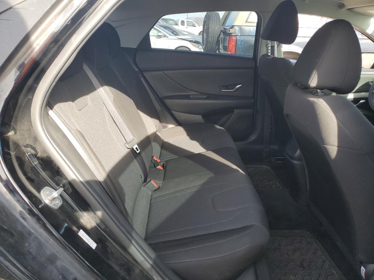 2022 HYUNDAI ELANTRA SE VIN:KMHLL4AG5NU241717