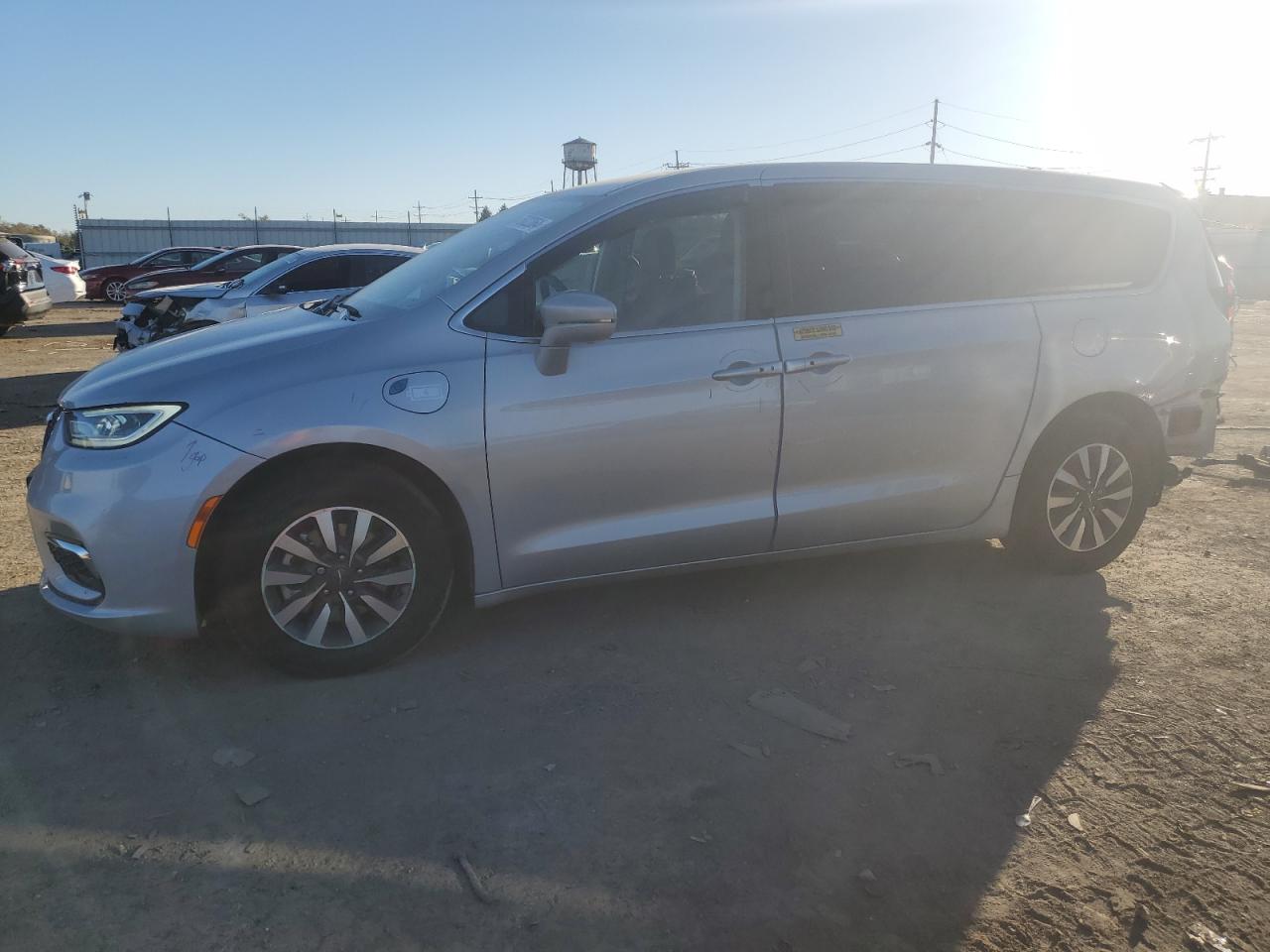 2022 CHRYSLER PACIFICA HYBRID TOURING L VIN:2C4RC1L73NR212630