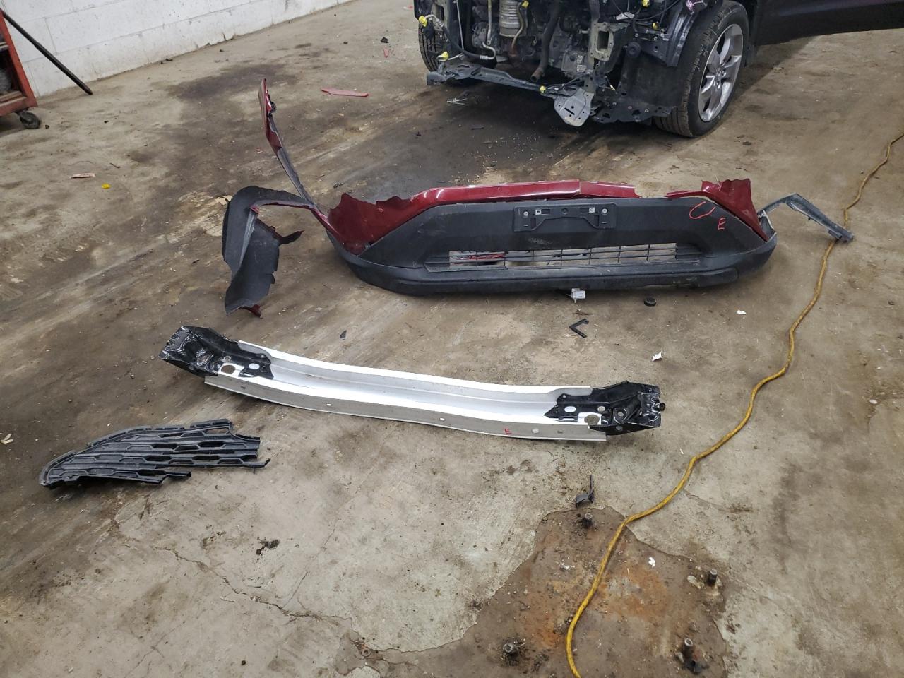 2024 TOYOTA RAV4 XLE VIN:4T3RWRFVXRU118353